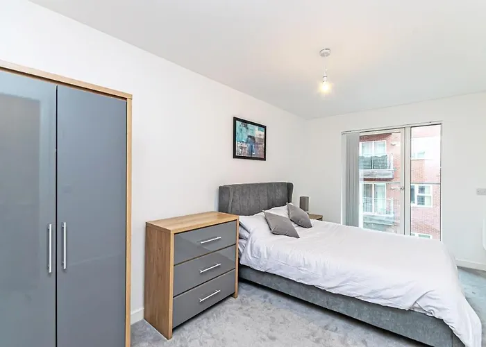Contemporary 2 Bed Apartment In Central Manchester